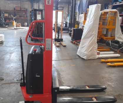 DC Operated semi electric stacker